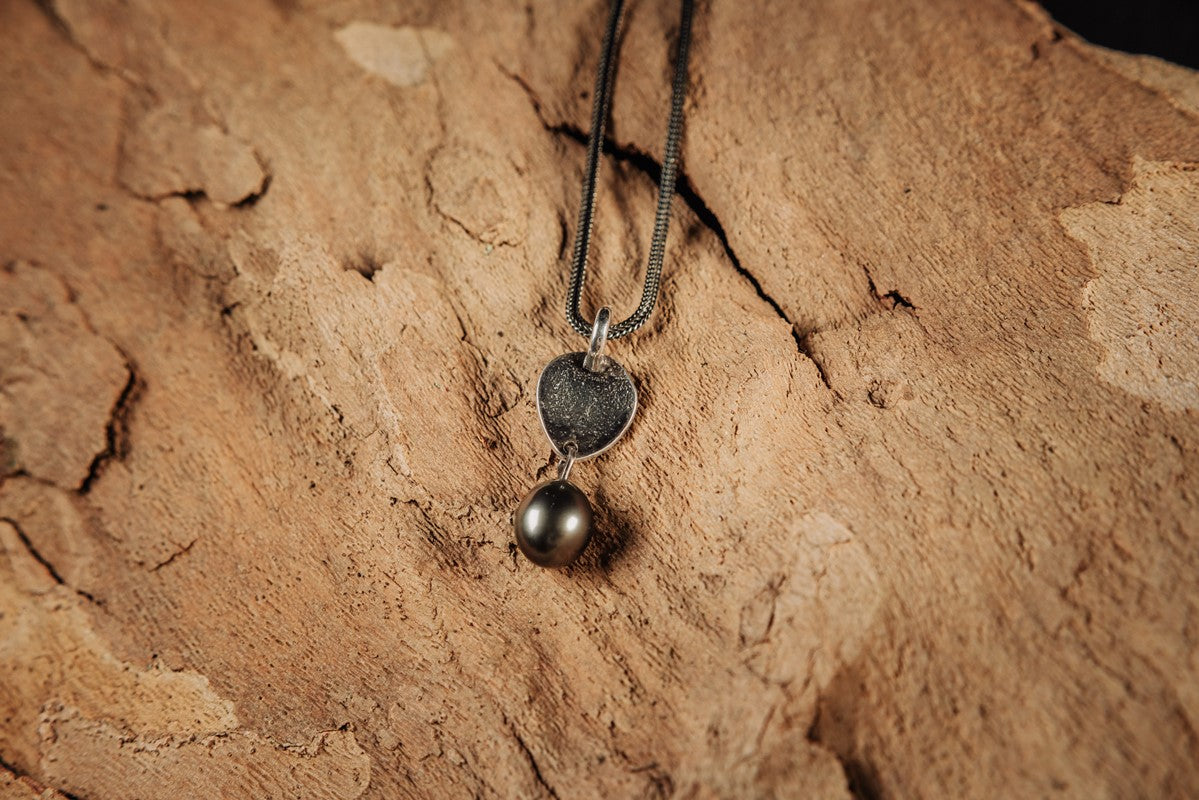 Collier die Unrunden black pearl