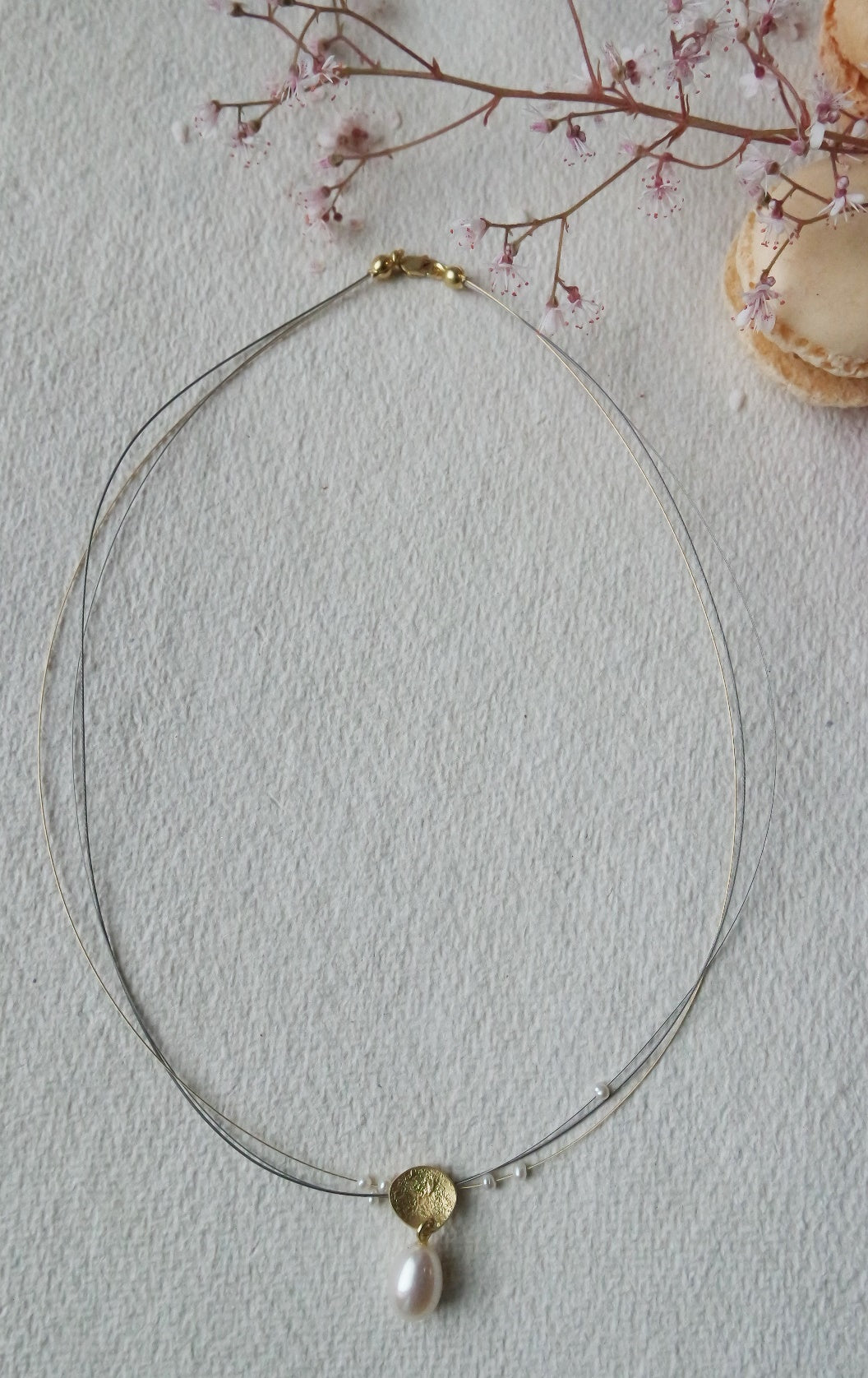 die Unrunden pearldrop Collier Gold