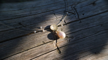 die Unrunden pearldrop Collier Gold