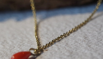 Koralltropfen - Goldkette